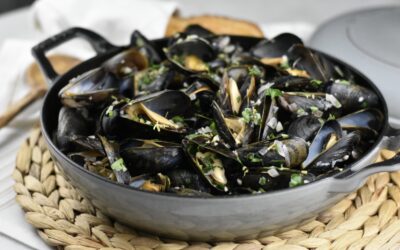 Moules Marinieres (Sailor-Style Mussels)