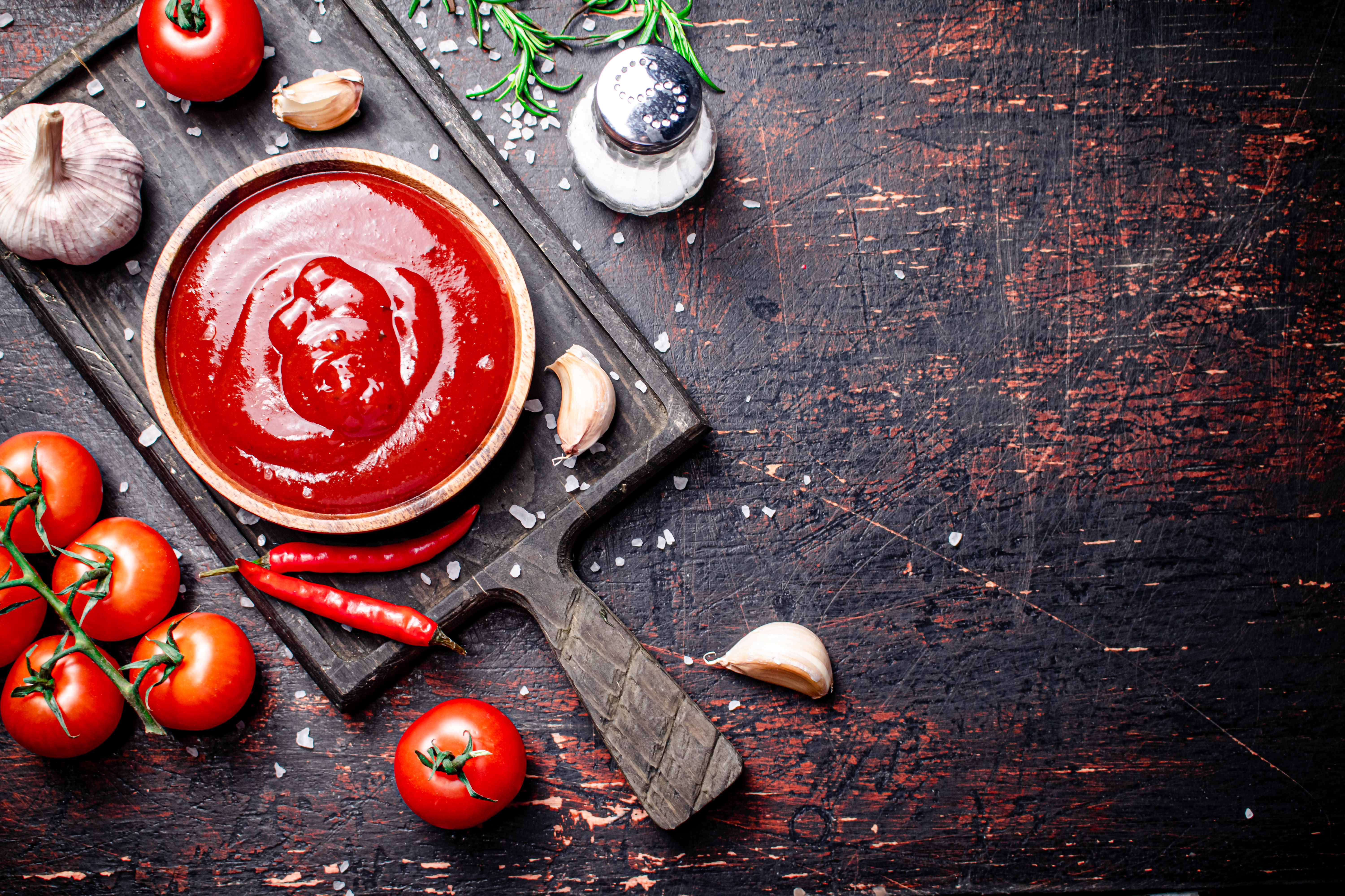 tomato sauce on a cutting board with red pepper g 2021 12 15 21 50 07 utc